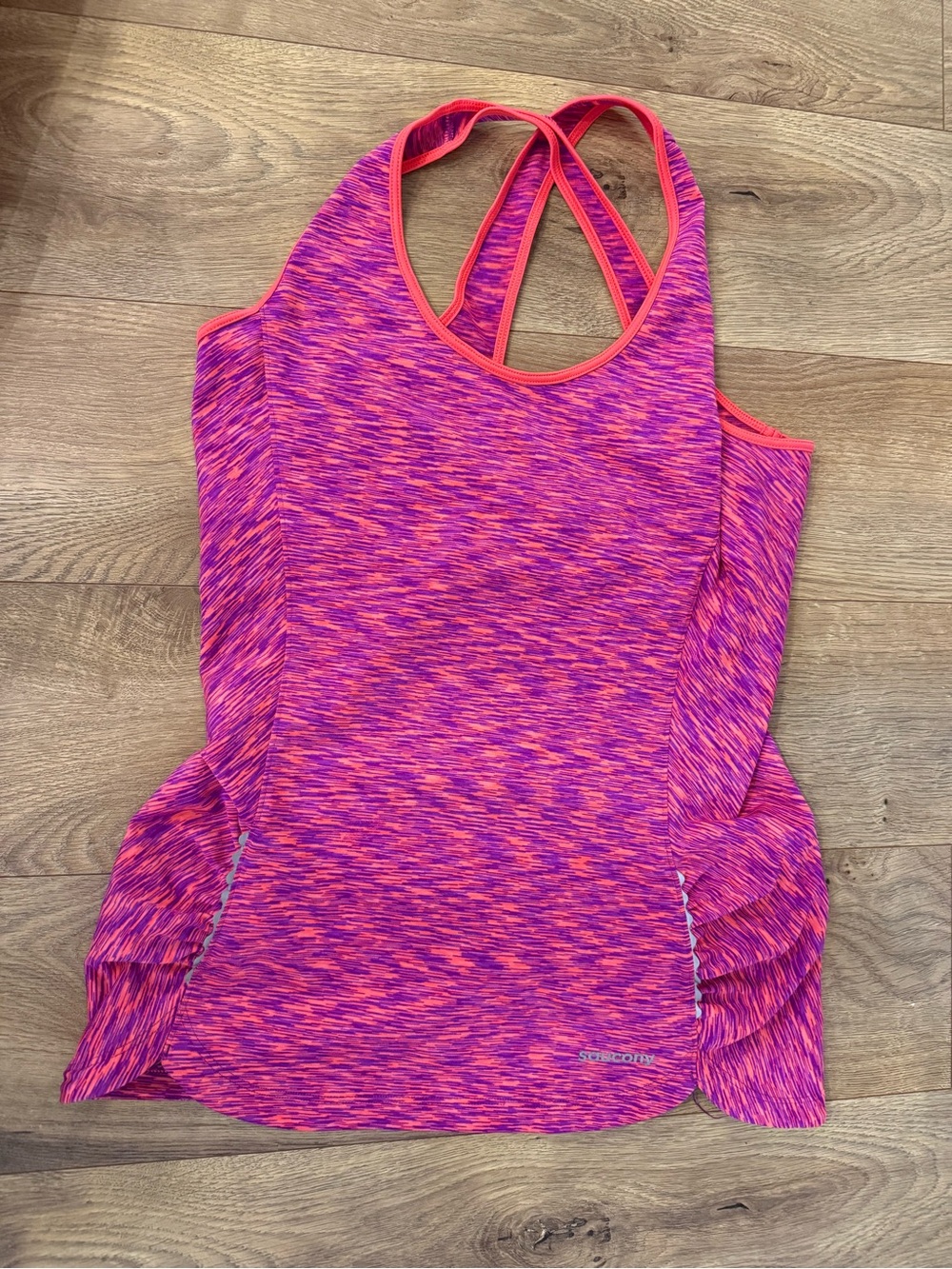 SAUCONY Tank Top; very good condition; super soft; stretchy; size M